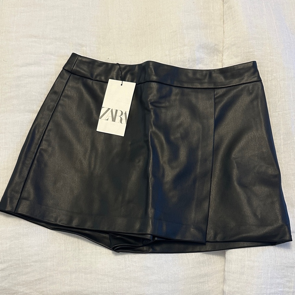 Zara Black Faux Leather Skort
